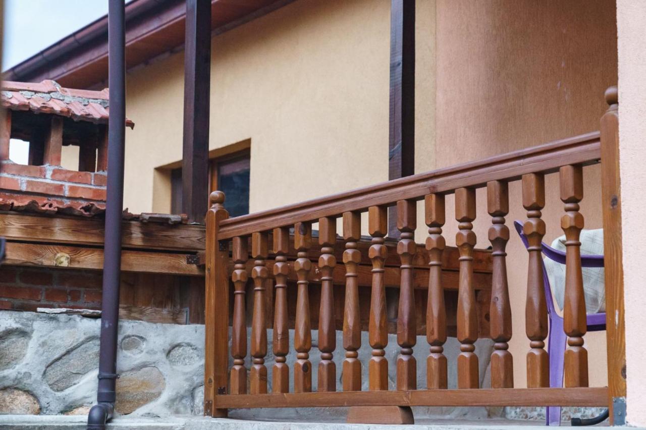 Фън Шуй Къща За Гости 88 Dobrinishte Exterior photo